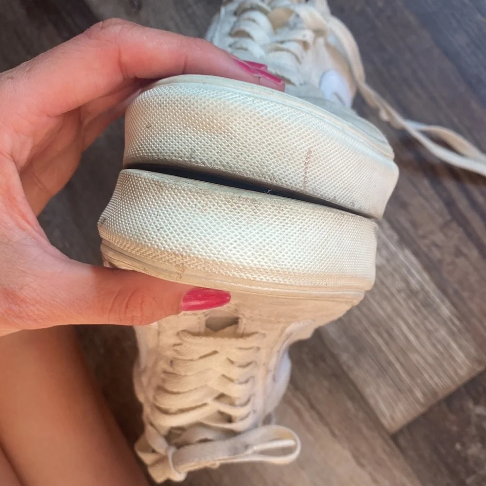 Vans - Picture 3 of 8
